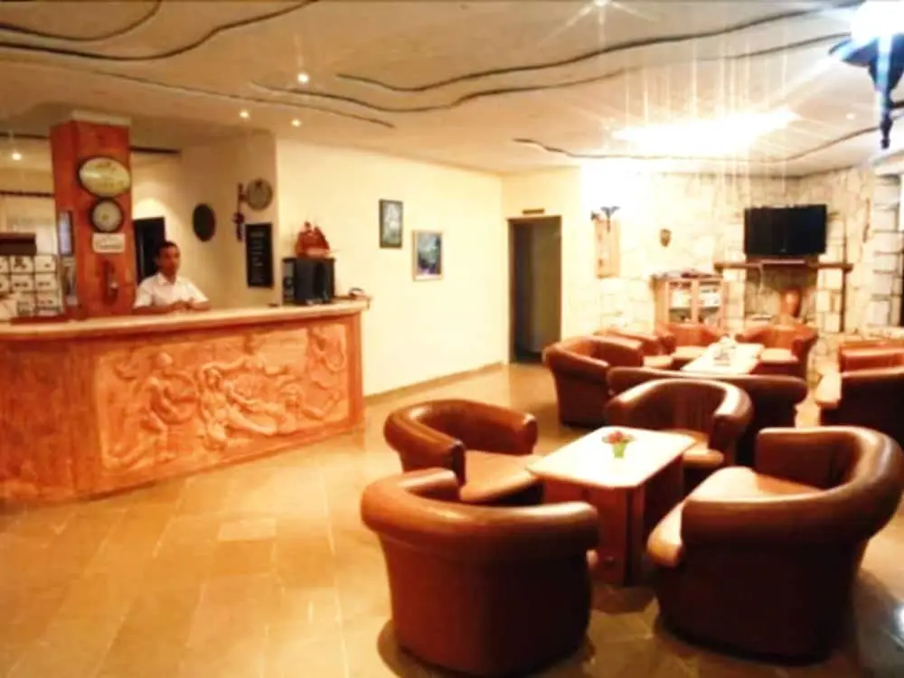 Акьярлар: Parilti Hotel