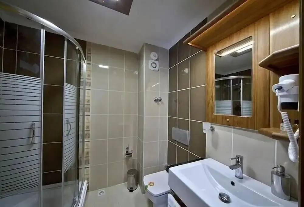Акьяка: Otel Azmakhan