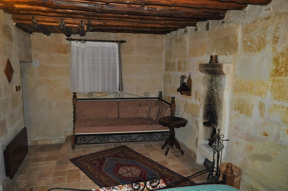 Ургуп: Castle Inn Cappadocia