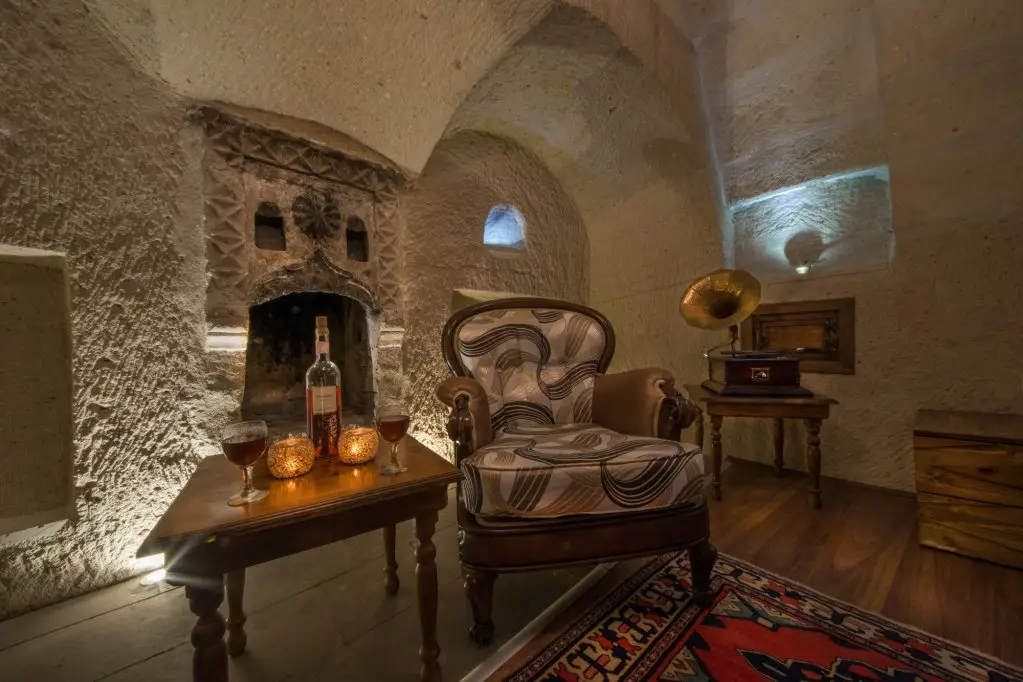 Айвали: In Stone House