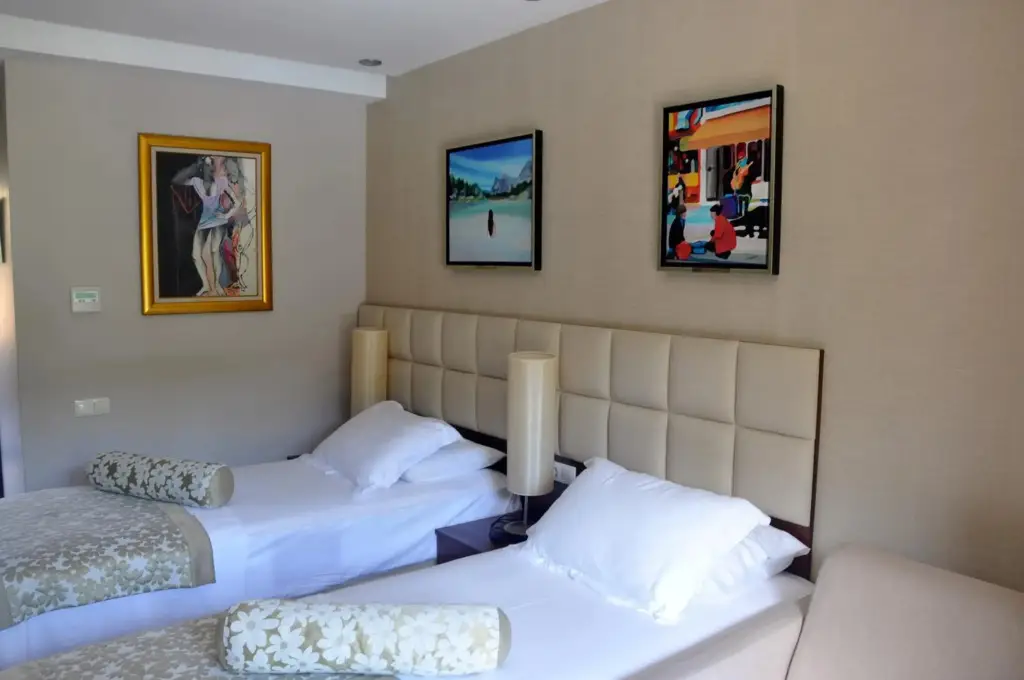 carousel image 4