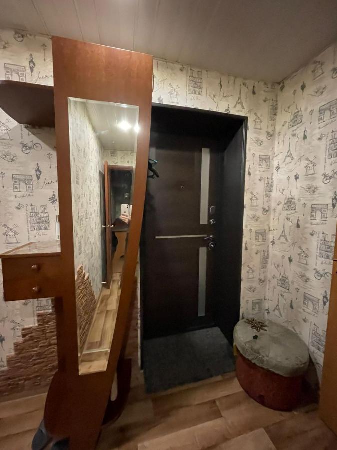 Норильск: Центр Норильска Ленинский 24 двухкомнатная квартира
