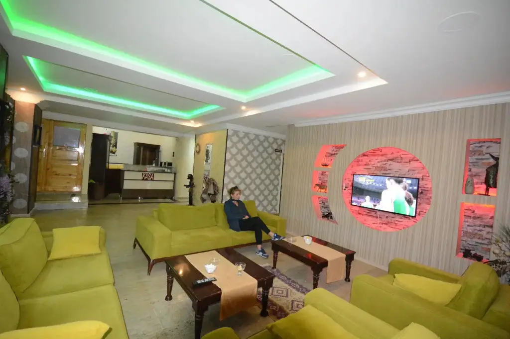 Ван: Dimet Park Hotel