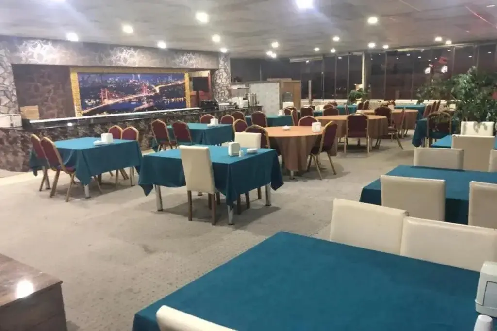 Ван: Dimet Park Hotel