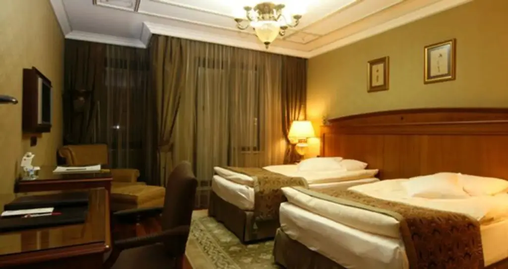 Стамбул: The Central Palace Taksim