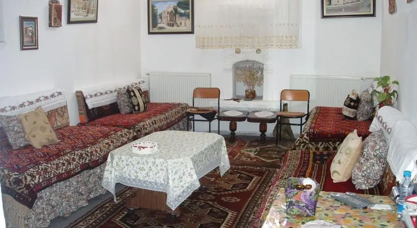 Мустафапаша: Cavit Hotel