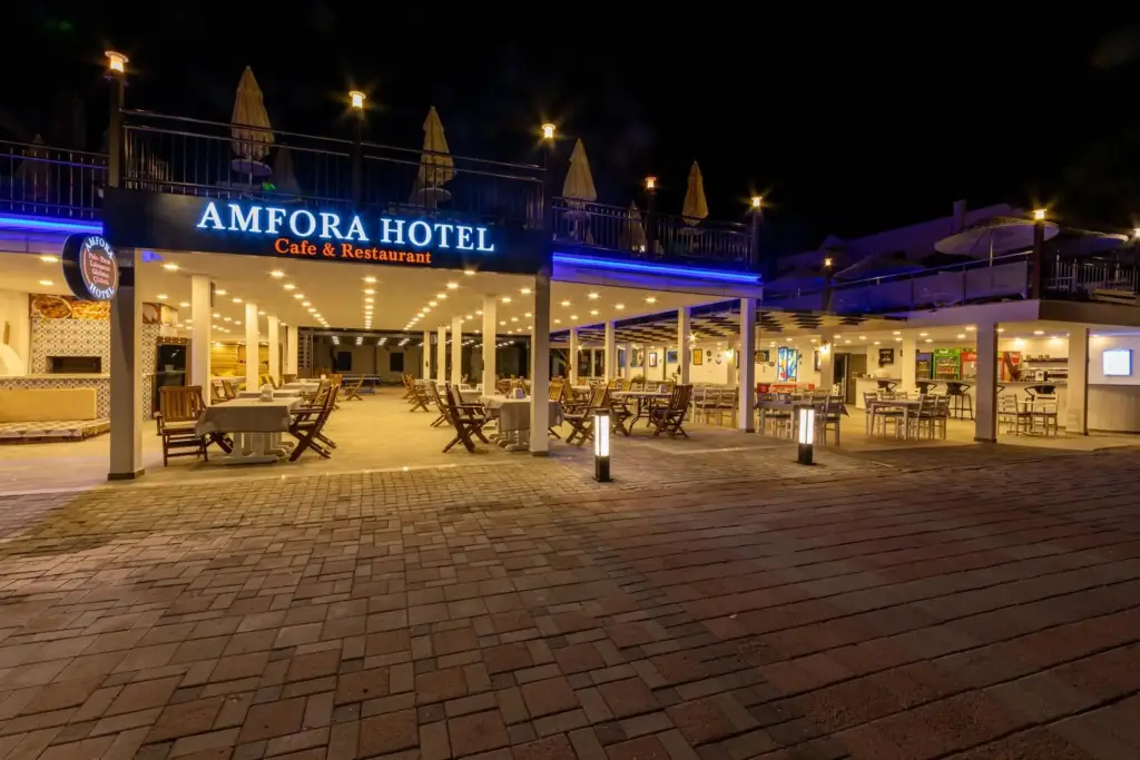 Amfora Hotel — фото 1