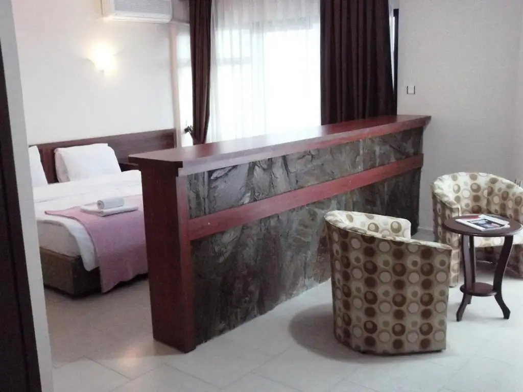 Кушадасы: West Ada Inn