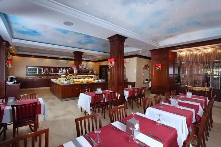 Яликавак: Cactus Mirage Family Club