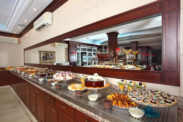 Яликавак: Cactus Mirage Family Club