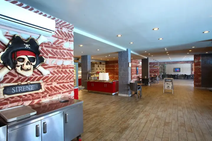 Яликавак: Cactus Mirage Family Club