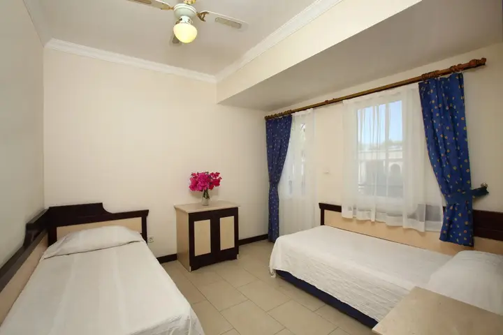 Яликавак: Cactus Mirage Family Club