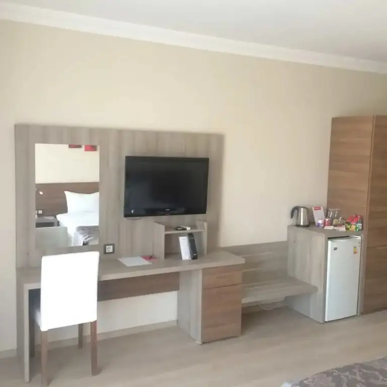 Янык: Work & Home Hotel Suites