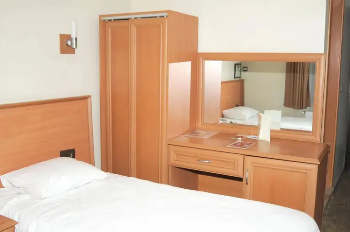 Бююкчекмедже: Ronax Hotel