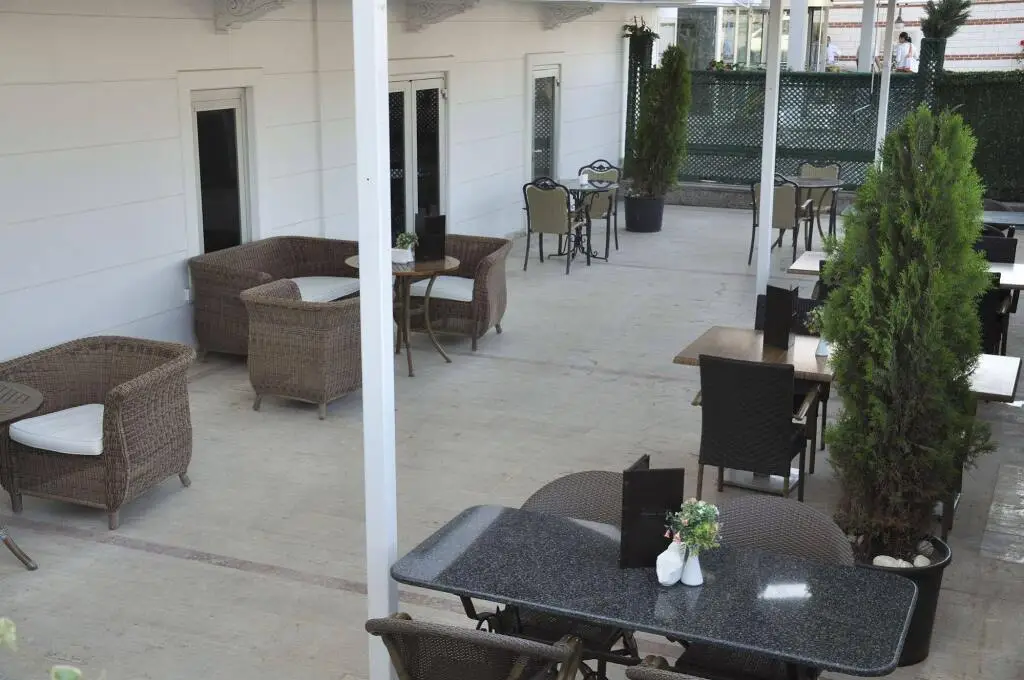 Бююкчекмедже: Ronax Hotel