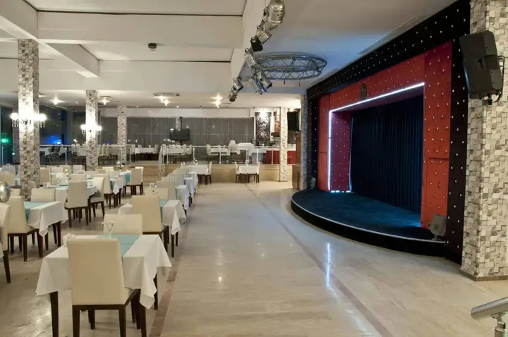 Бююкчекмедже: Ronax Hotel