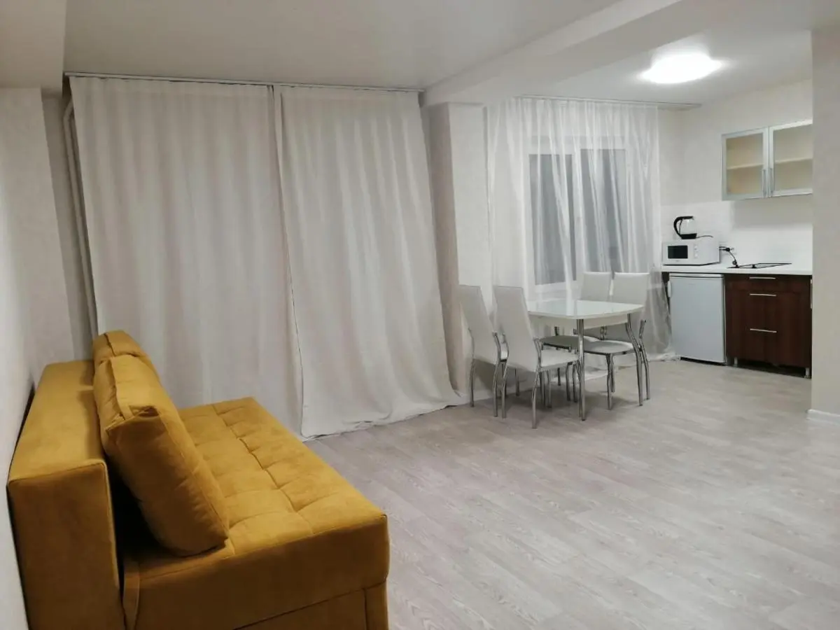 Красноярск: Apartments on Dubrovinskogo
