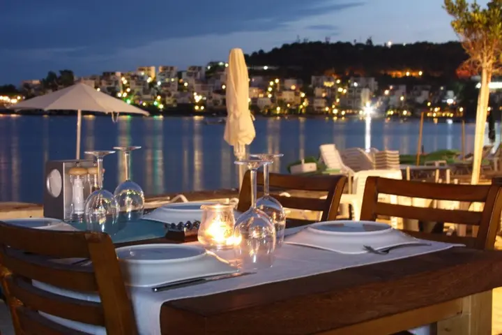 Битез: Blue Bay Hotel