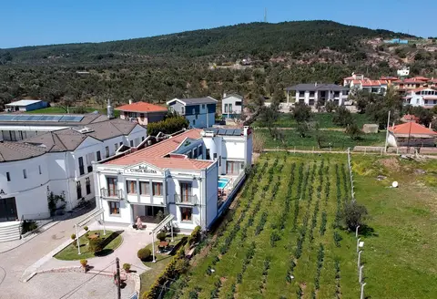 Ebruli Otel Cunda — фото 1