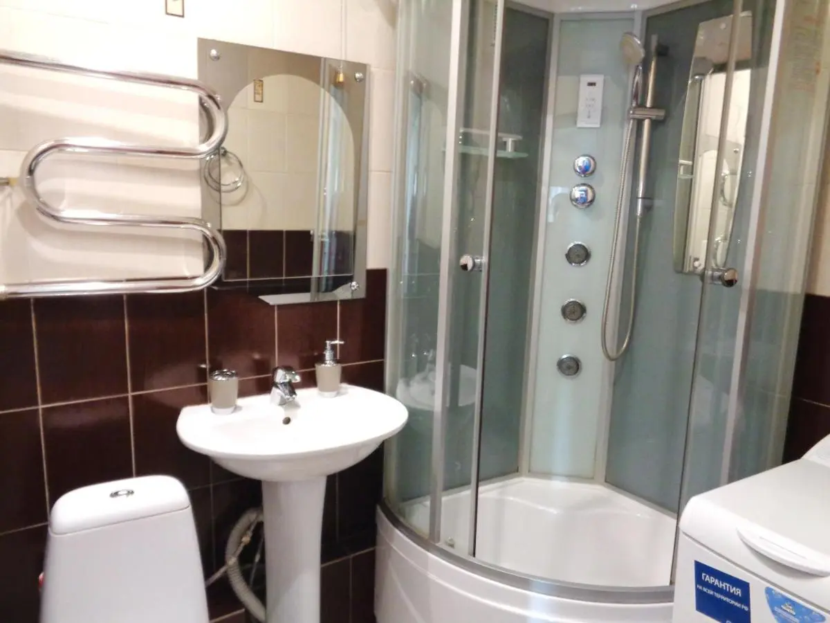 Красноярск: Apartments at Karla Marksa 21