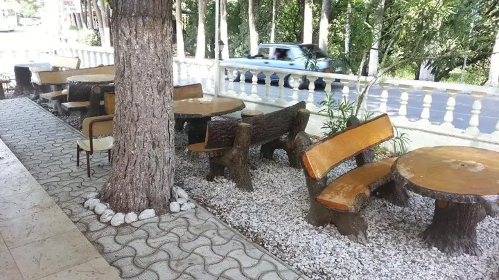 Бурхание: Cicek Aile Pansiyonu