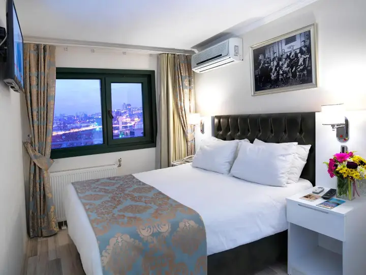 Стамбул: Monarch Hotel