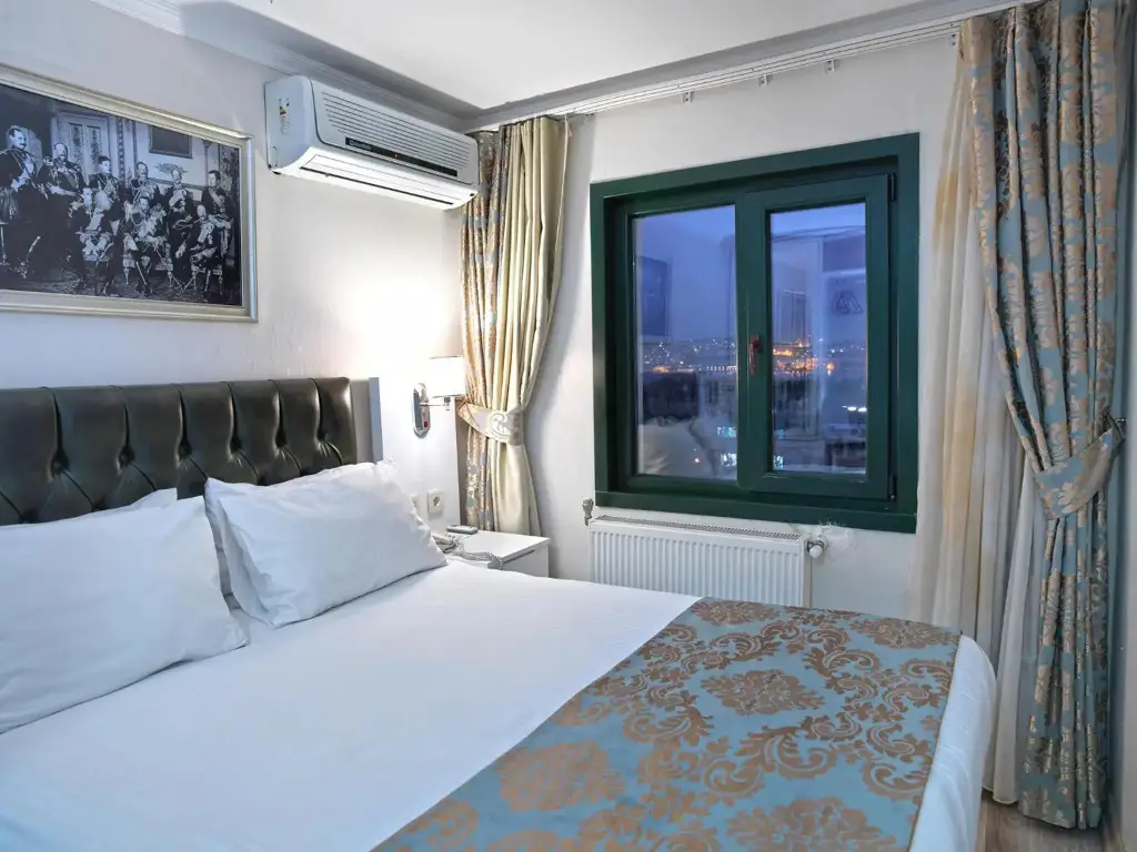 Стамбул: Monarch Hotel