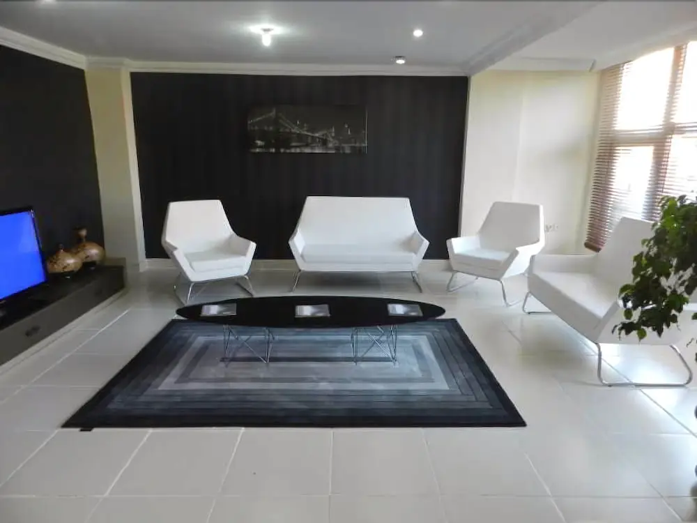 Лапсеки: Pointer Hotel