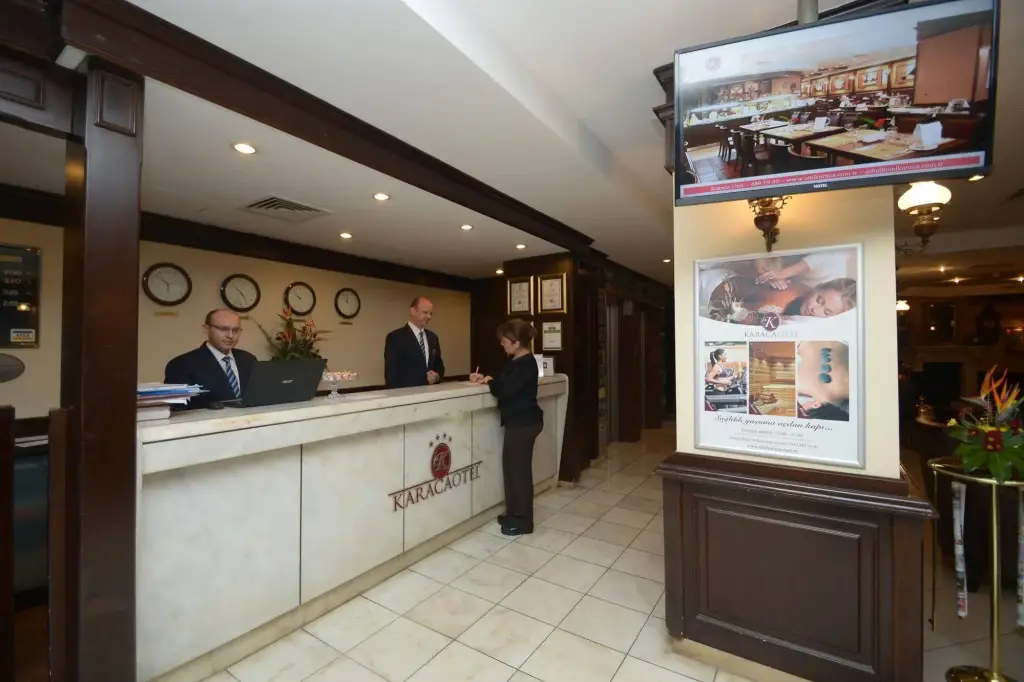 Измир: Karaca Otel