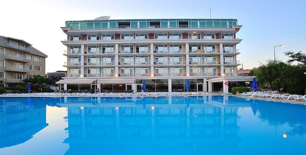 Бююкчекмедже: Pelikan Otel