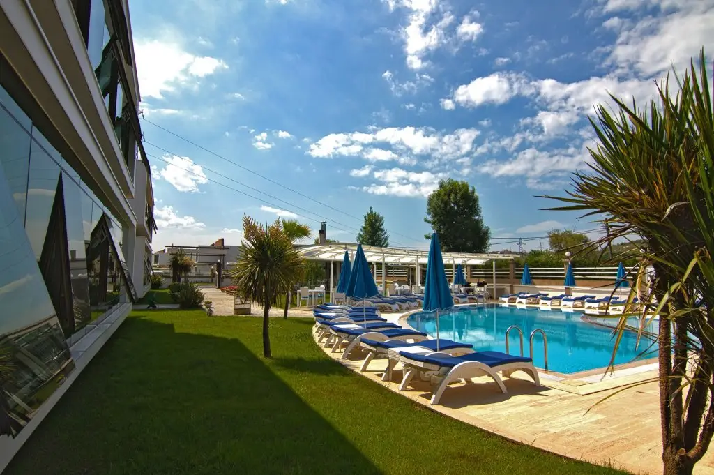 Сайл: Violet Park Hotel