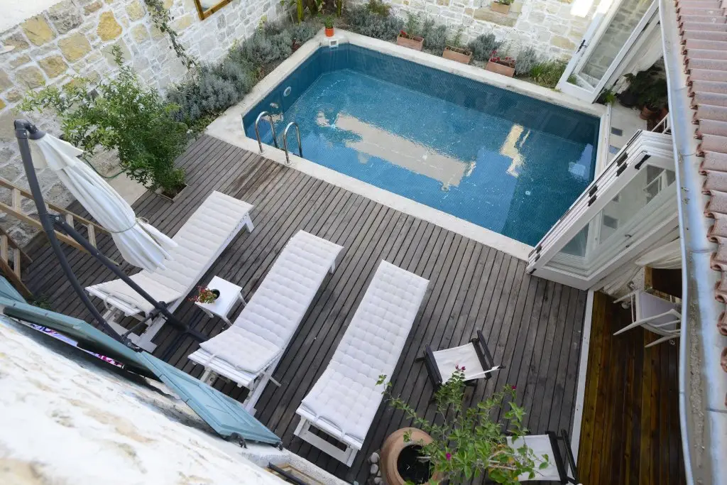 Чешме: Eski Tas Otel