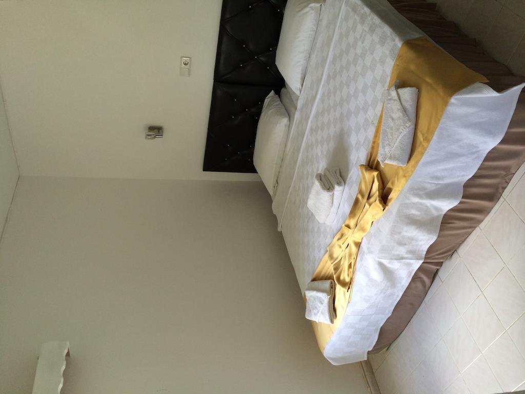 Голькой: Cohiba Hotel