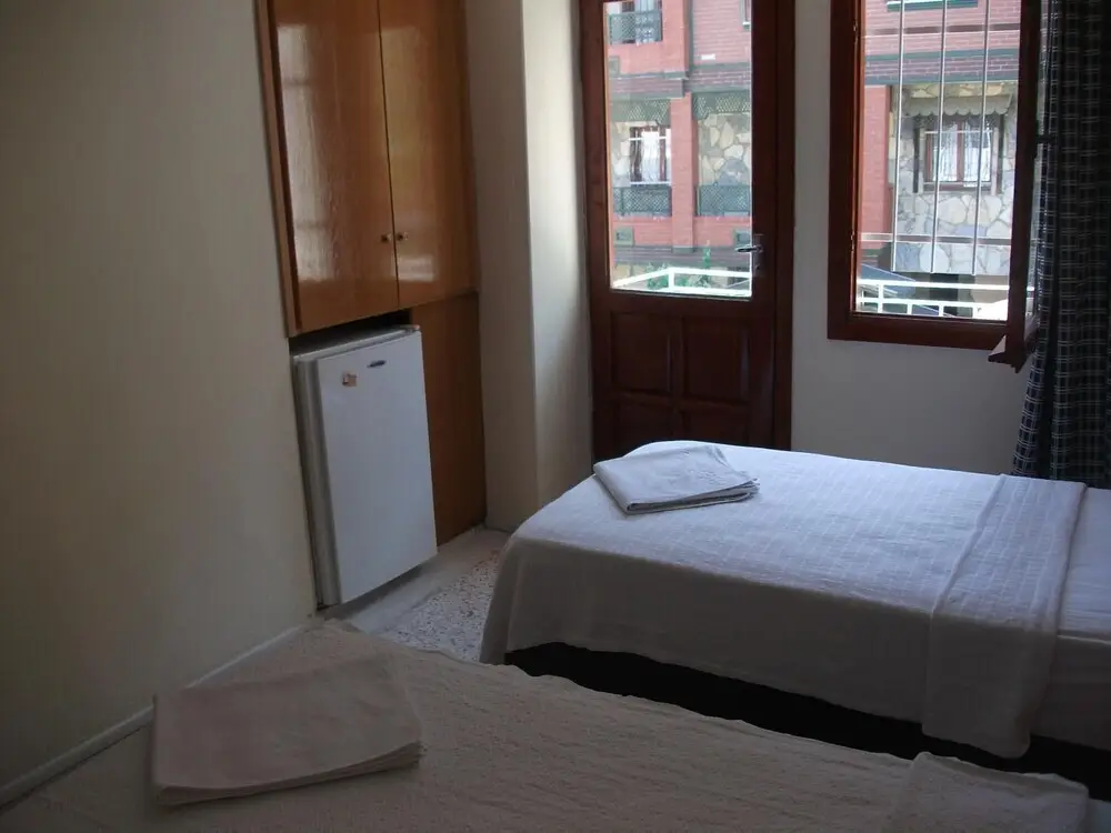Кушадасы: Tug Hotel