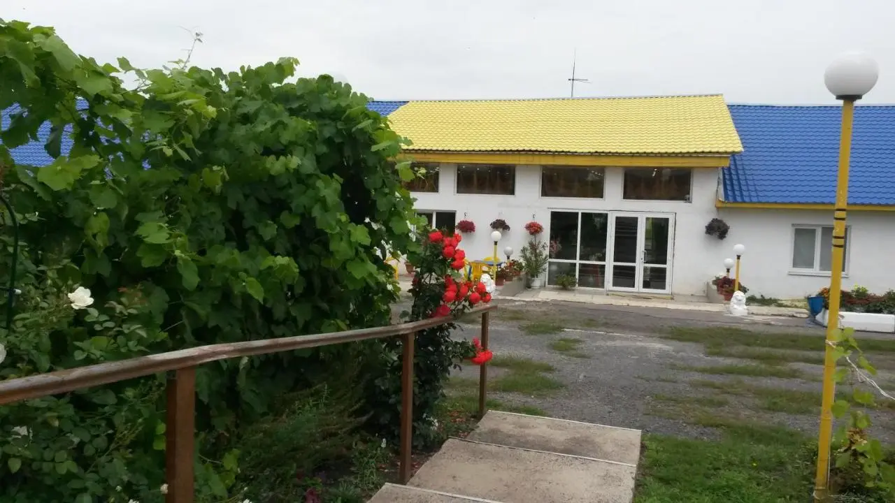 Nizhnyaya Medveditsa: Мотель Курский соловей