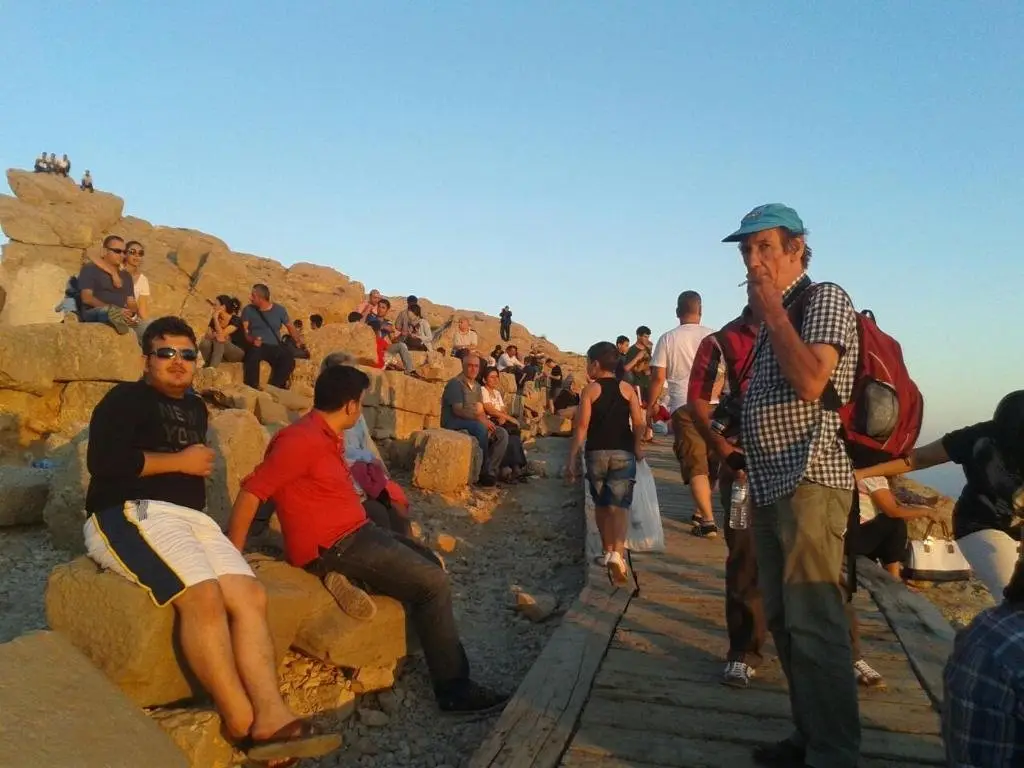 Нохульту: Nemrut Dağı Işik Pansi̇on