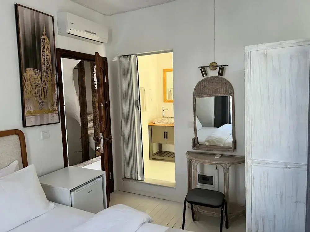Чешме: Hotel B House
