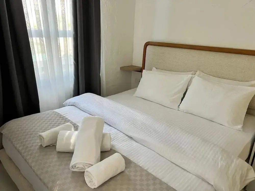 Чешме: Hotel B House