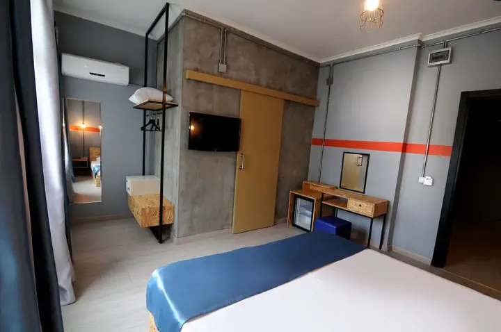 Стамбул: Taksim Safe House