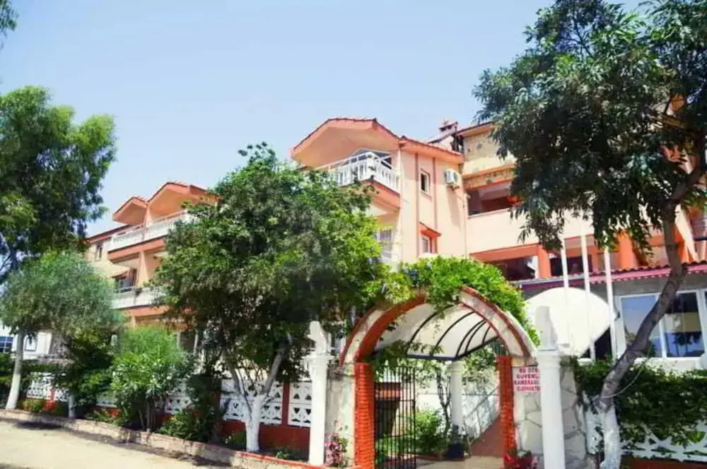 Mediterranean Garden Hotel — фото 1