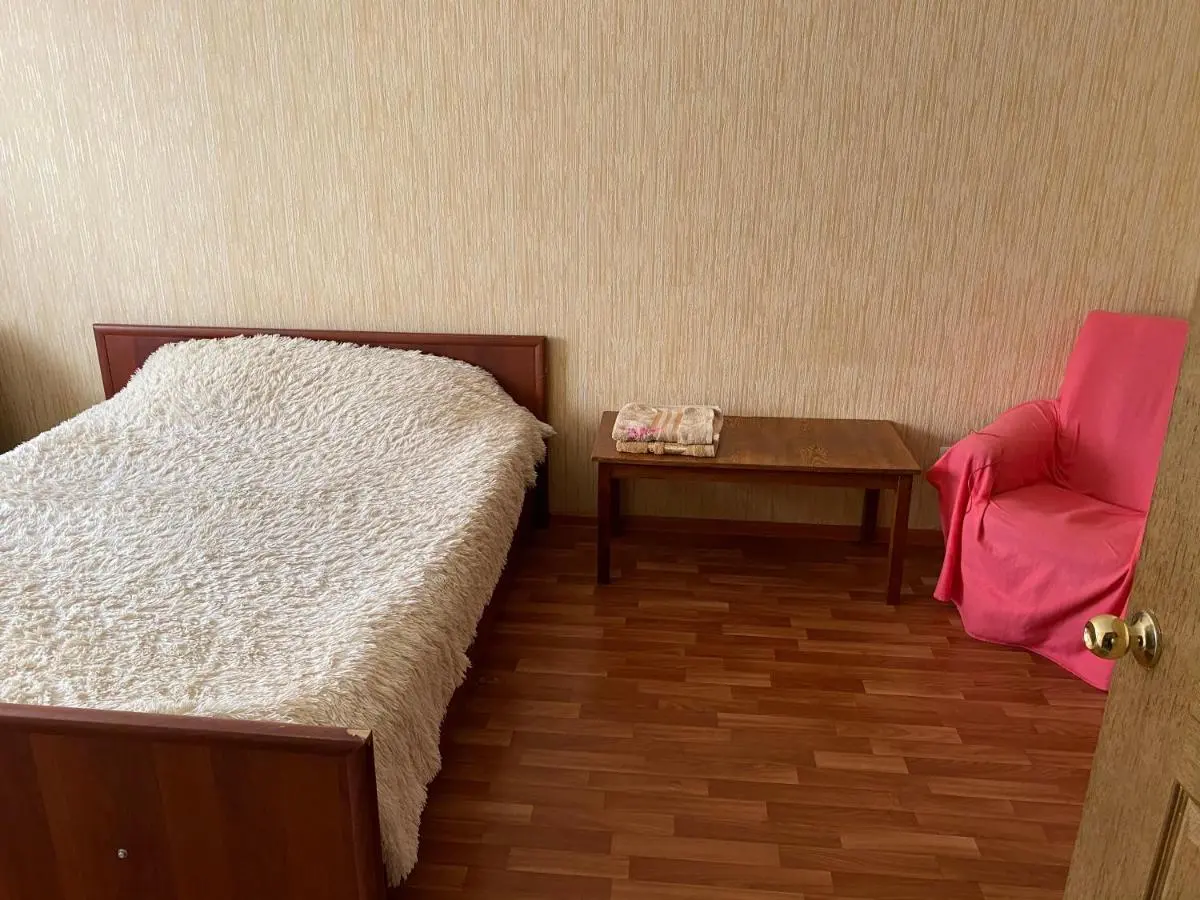 Курск: Apartments on prospekt Vyacheslav Klykova 80