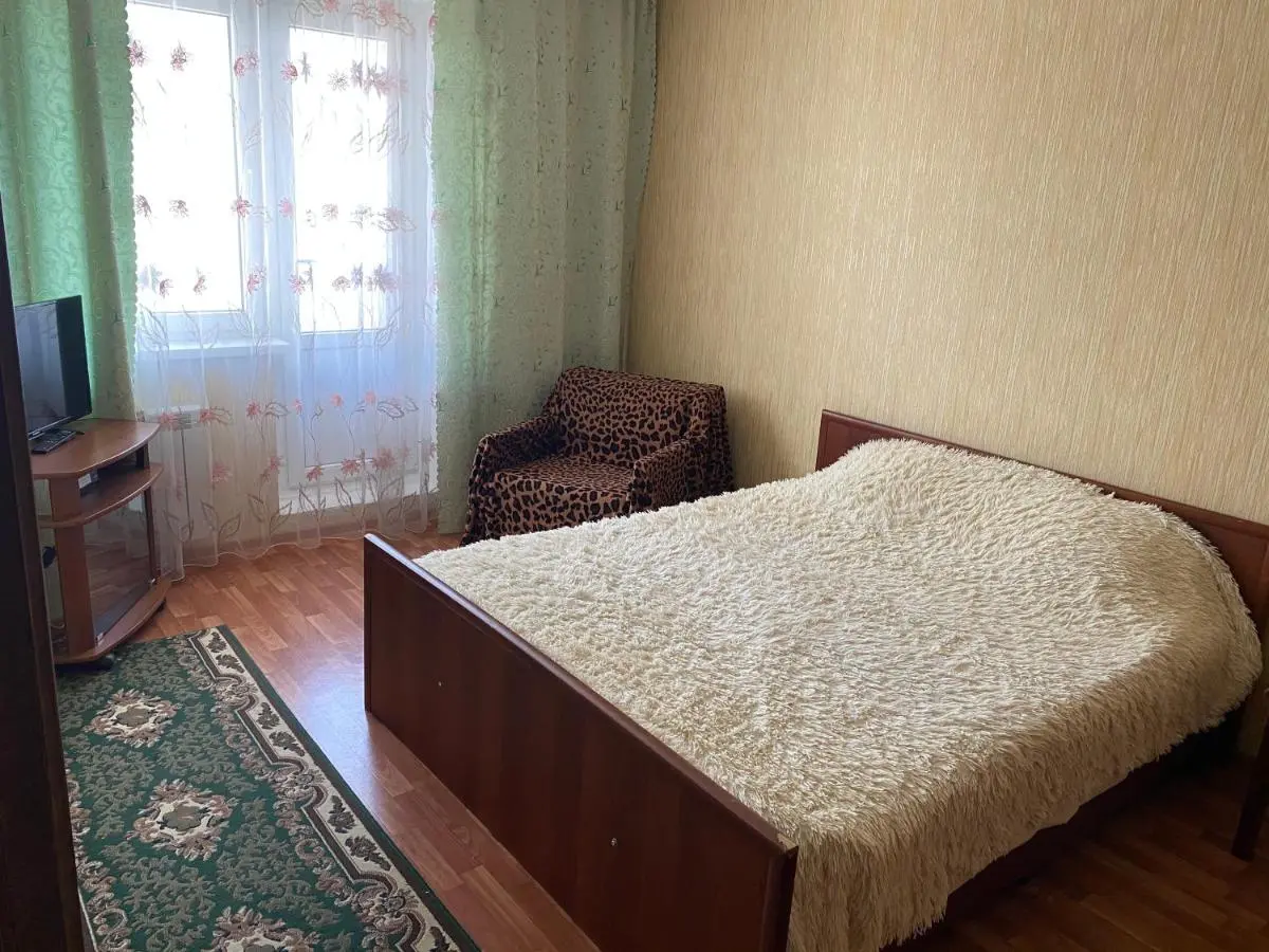 Курск: Apartments on prospekt Vyacheslav Klykova 80