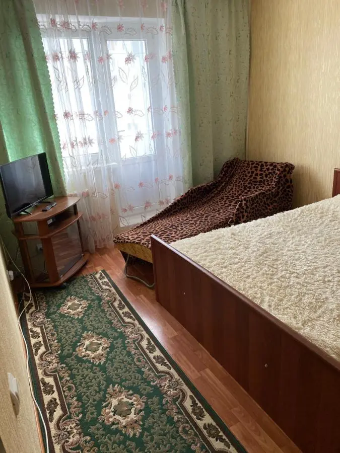 Курск: Apartments on prospekt Vyacheslav Klykova 80