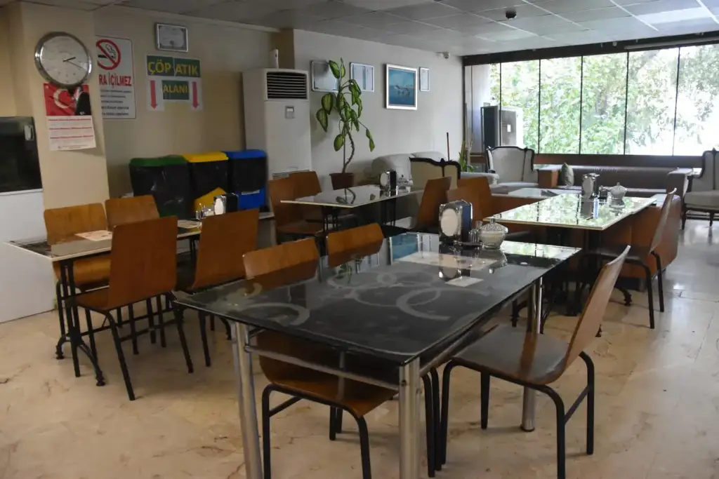 Измир: Отель Merkez Otel