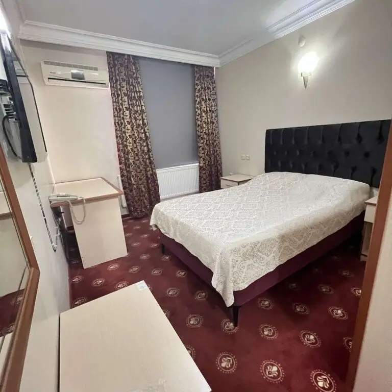 Нигде: Osmanbey Hotel