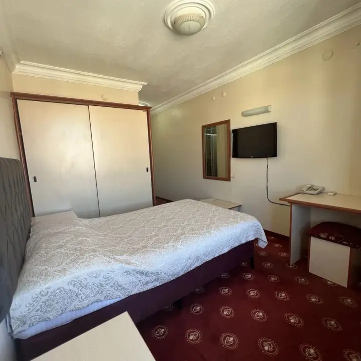 Нигде: Osmanbey Hotel