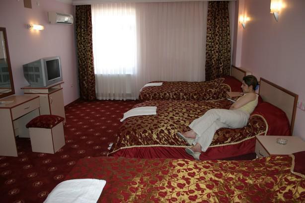Нигде: Osmanbey Hotel