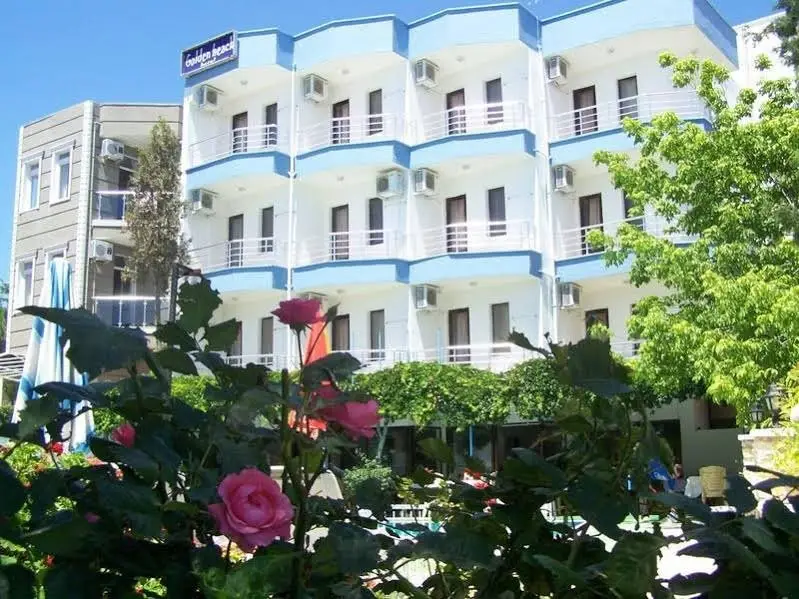 Golden Beach Hotel — фото 1