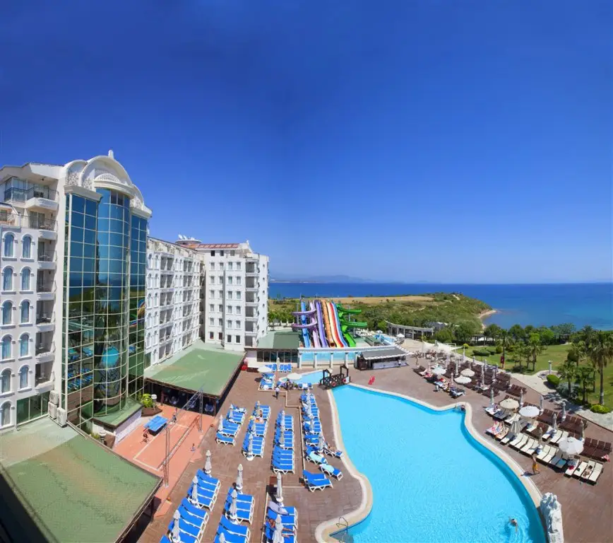 Капикири: Laur Hotels