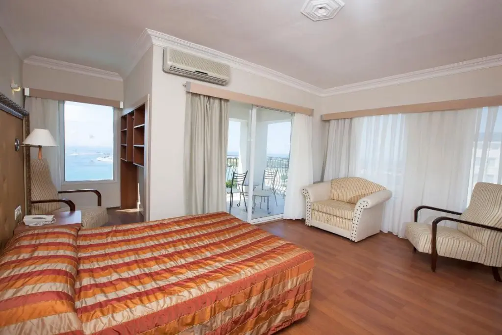 Капикири: Laur Hotels